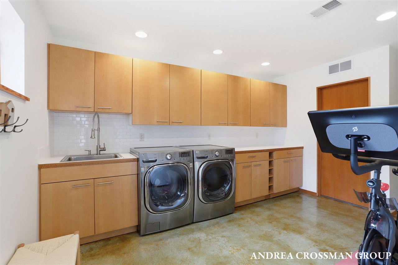 6465 Sandhill Lane, Fennville, MI, 49408