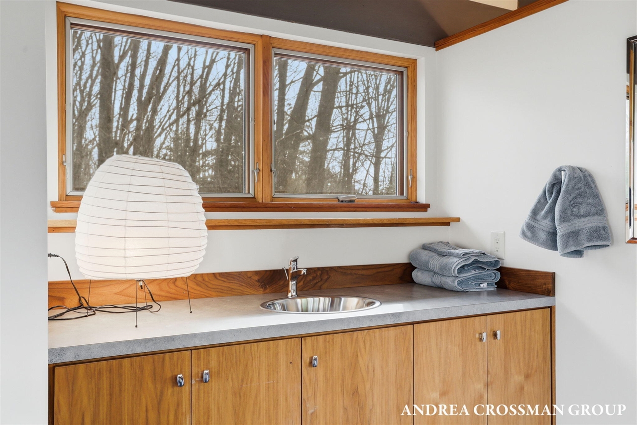 6465 Sandhill Lane, Fennville, MI, 49408