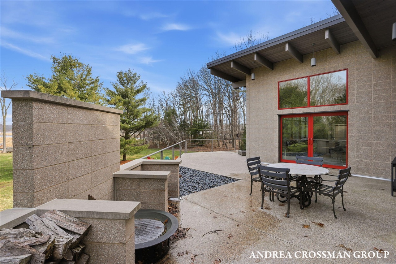 6465 Sandhill Lane, Fennville, MI, 49408