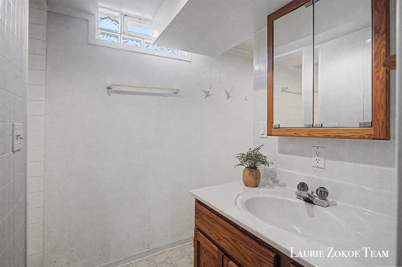 1458 10th Street, Grand Rapids, MI, 49504-3976