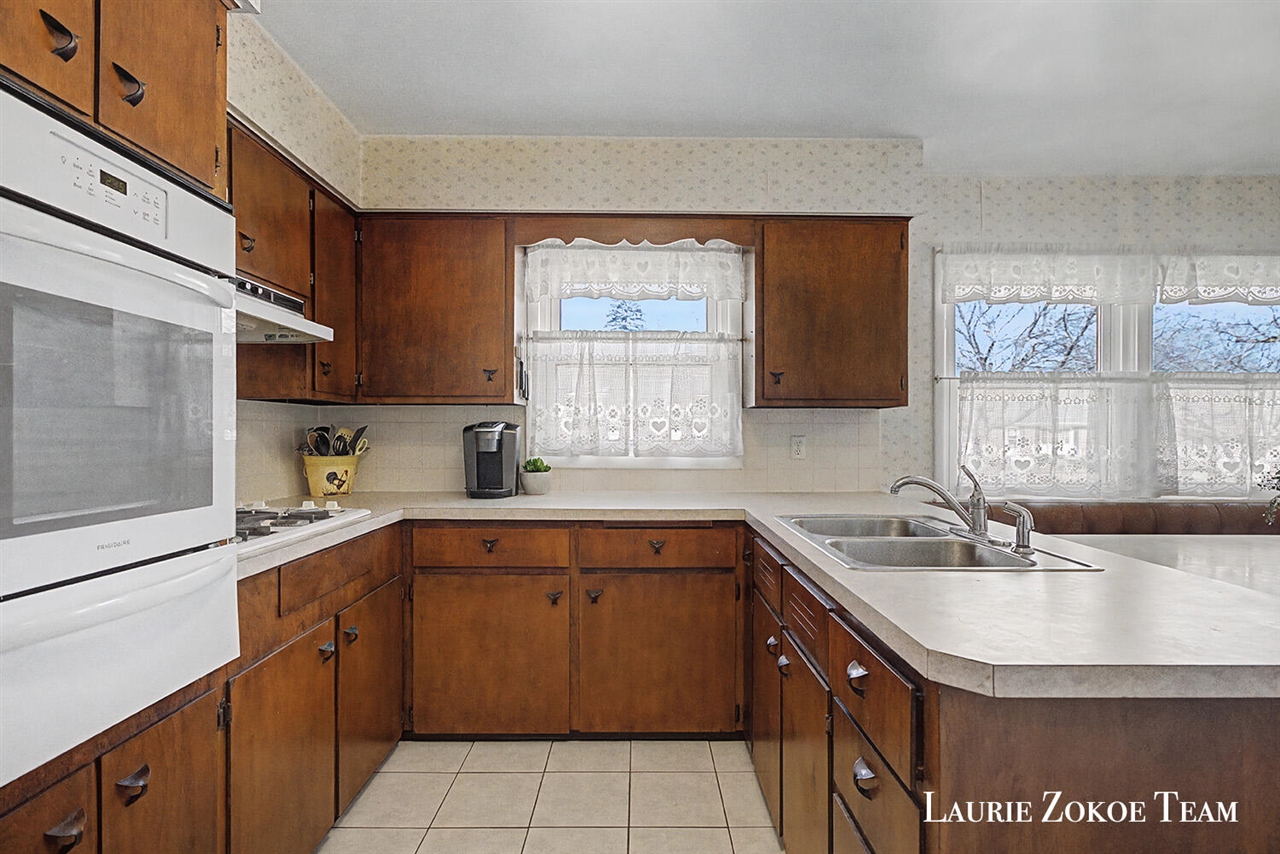 1458 10th Street, Grand Rapids, MI, 49504-3976