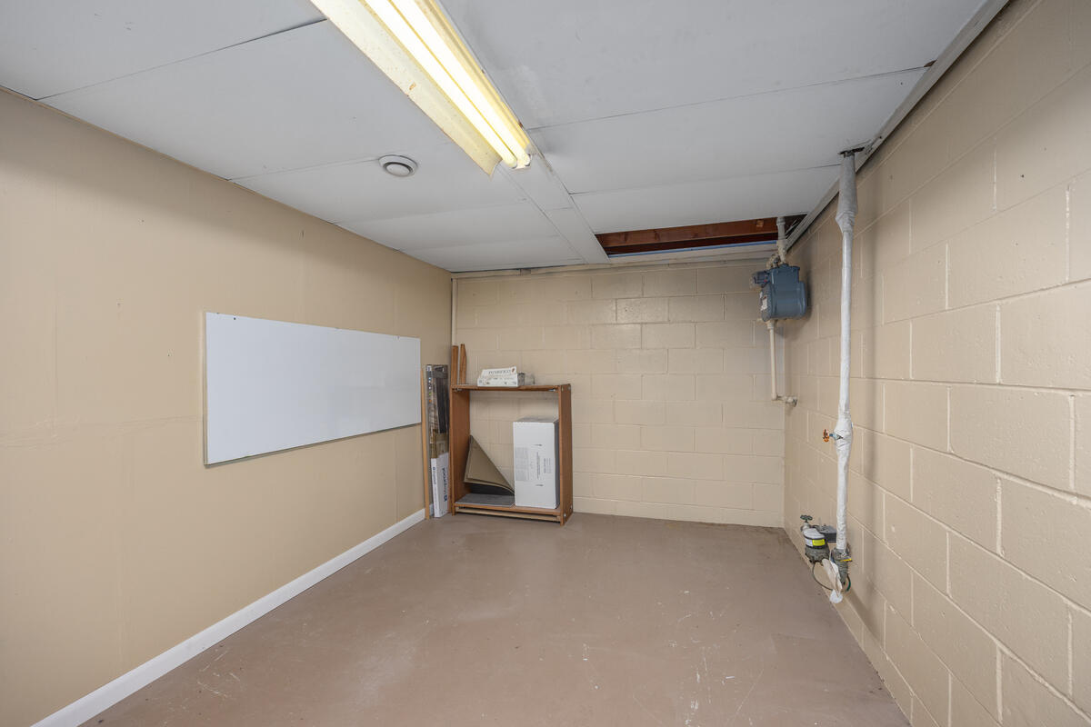 4665 Westshire Drive, Comstock Park, MI, 49321-9324