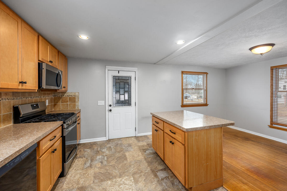 4665 Westshire Drive, Comstock Park, MI, 49321-9324