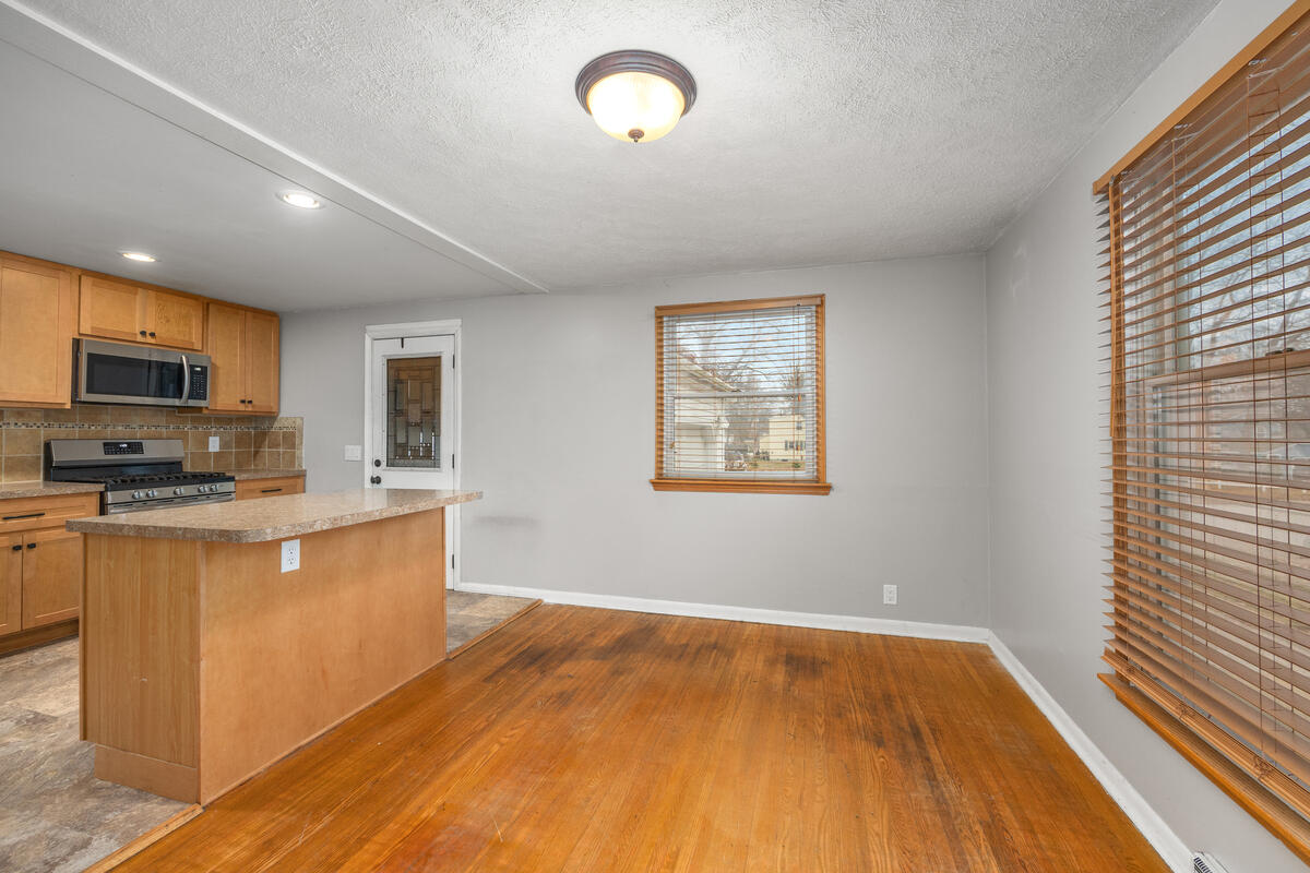 4665 Westshire Drive, Comstock Park, MI, 49321-9324