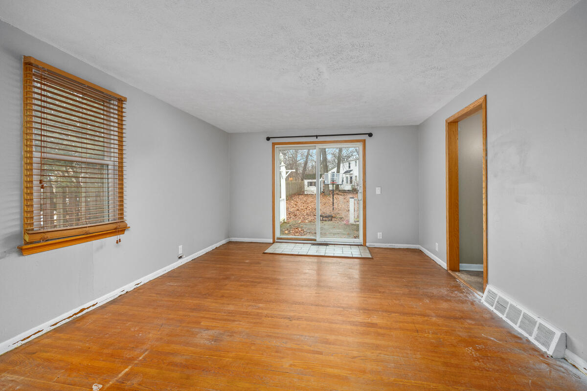 4665 Westshire Drive, Comstock Park, MI, 49321-9324