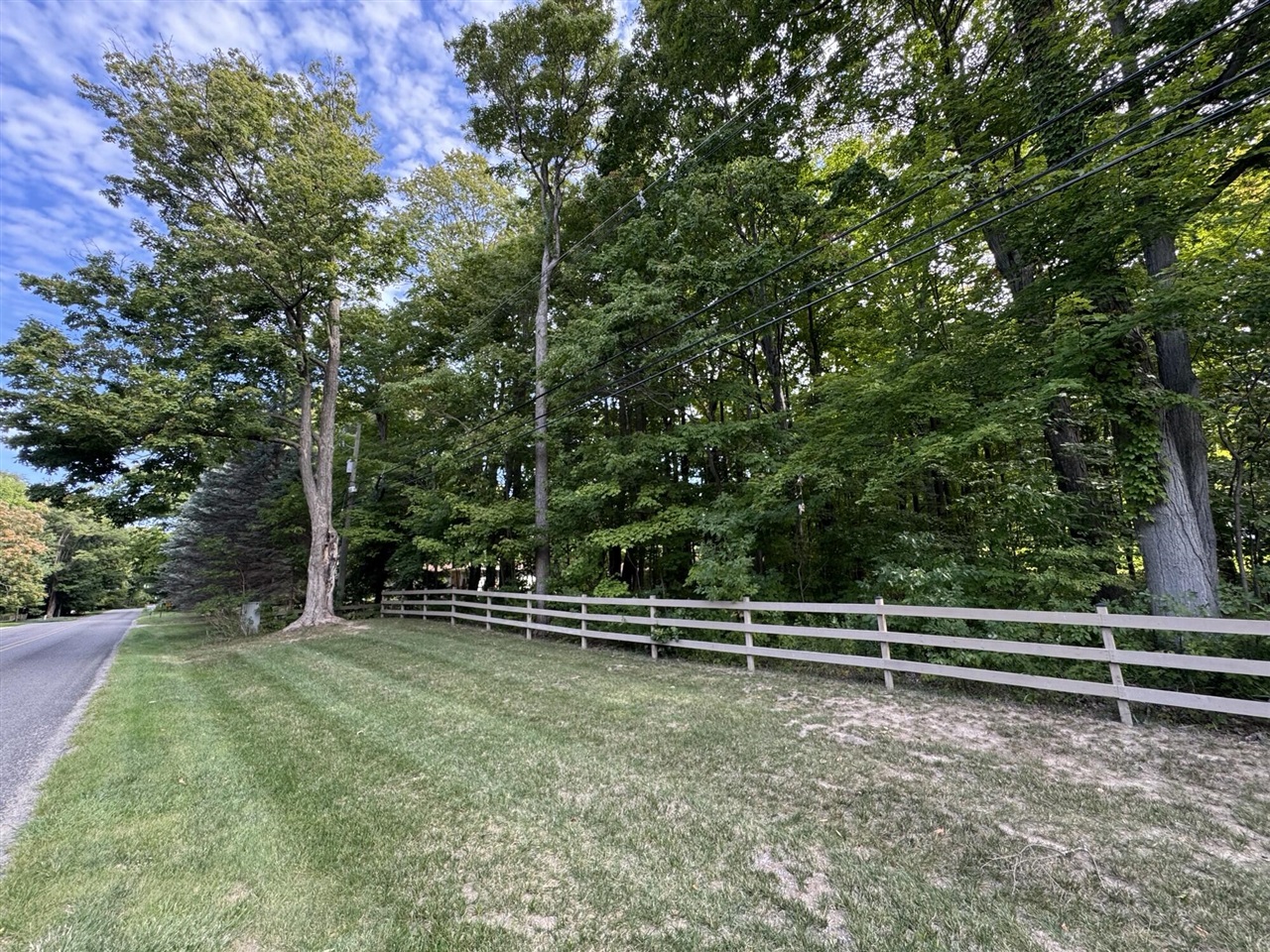 14606 Crest View Court photo 3