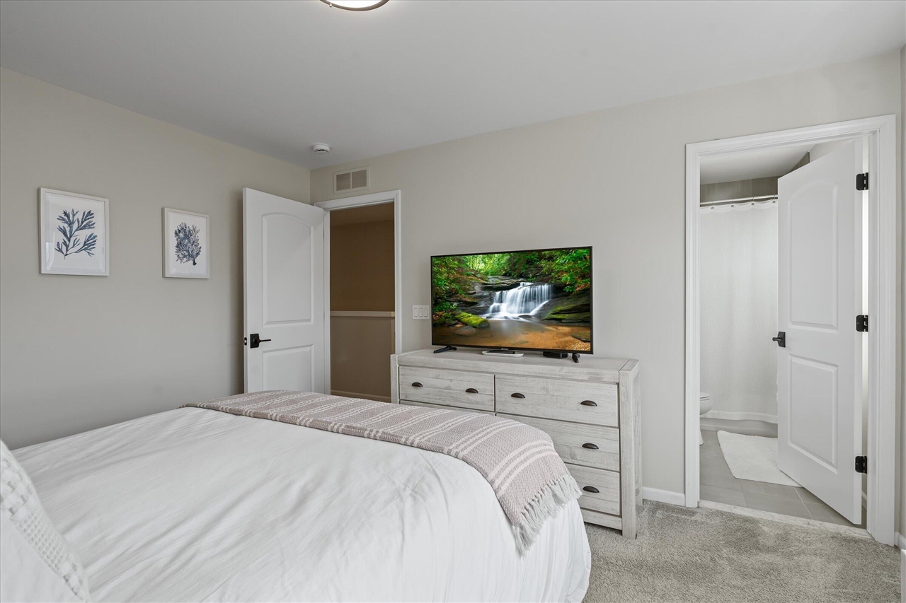 47675 Alden Terrace, Northville, MI, 48168-2612