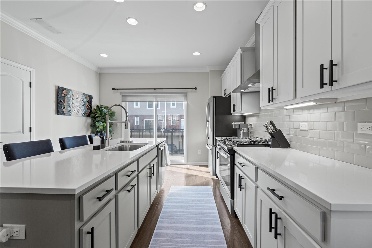 47675 Alden Terrace, Northville, MI, 48168-2612