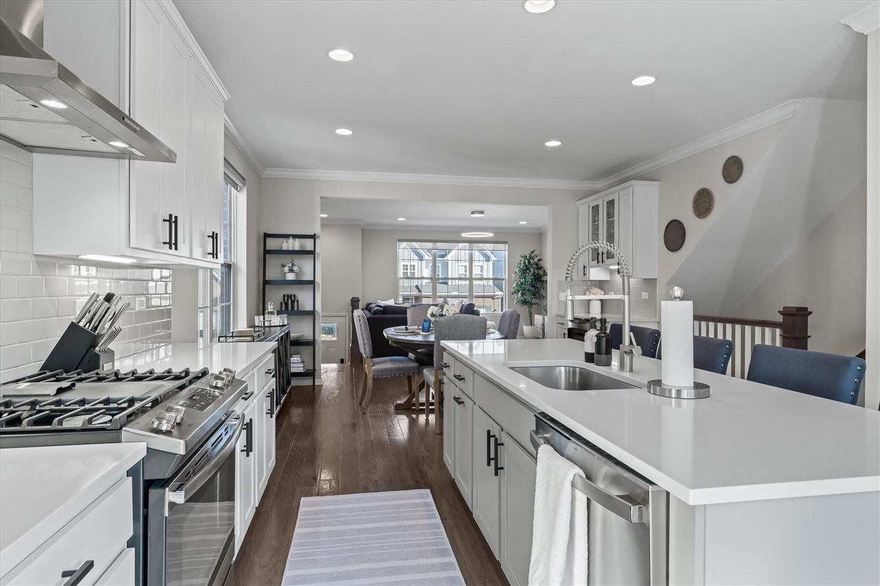 47675 Alden Terrace, Northville, MI, 48168-2612