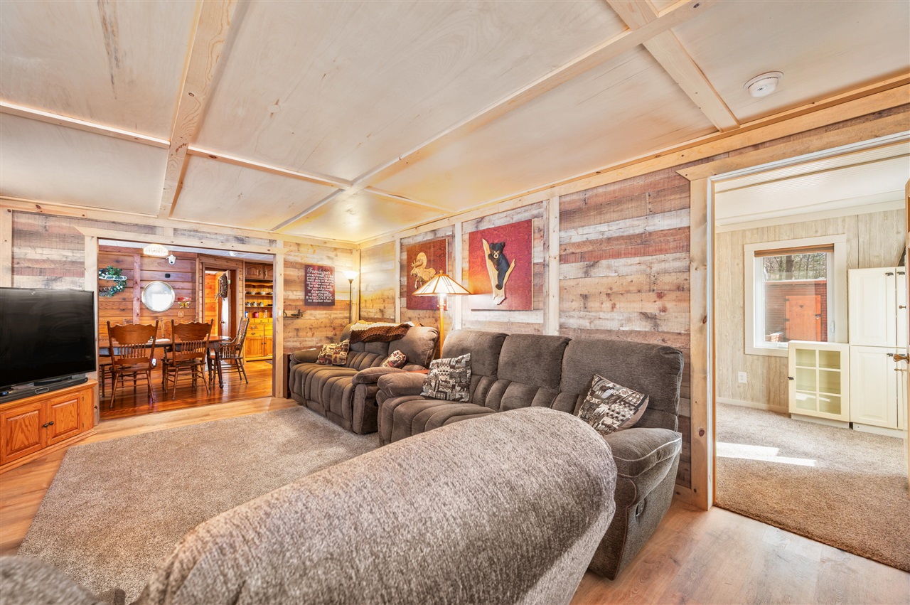 2762 W Southern Avenue, Baldwin, MI, 49304-8515