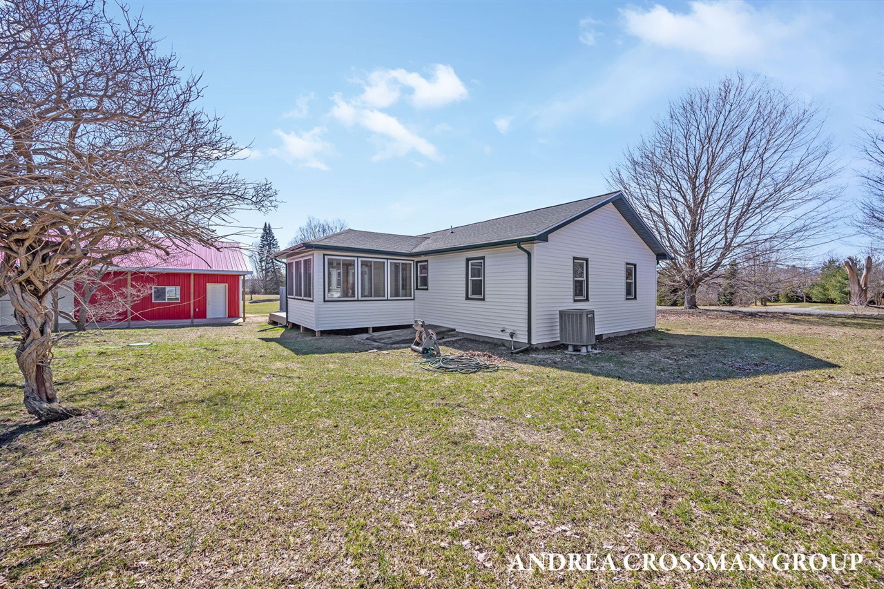 2027 64th Street, Fennville, MI, 49408