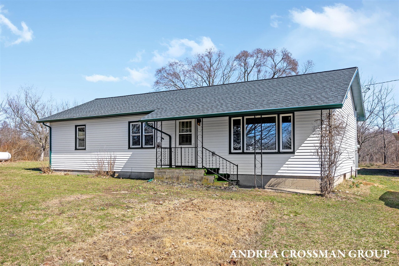 2027 64th Street, Fennville, MI, 49408