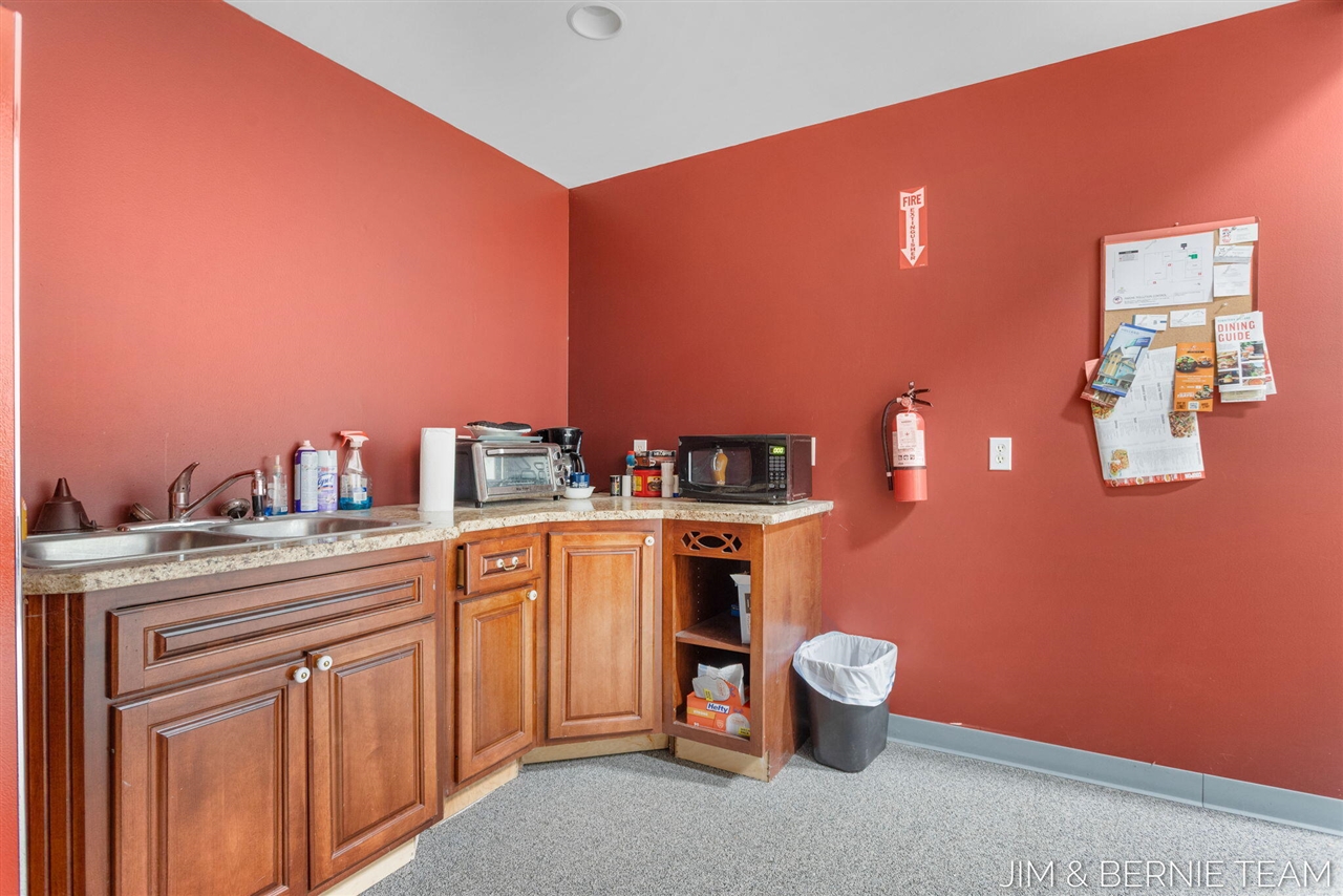 11322 E Lakewood Boulevard, Holland, MI, 49424