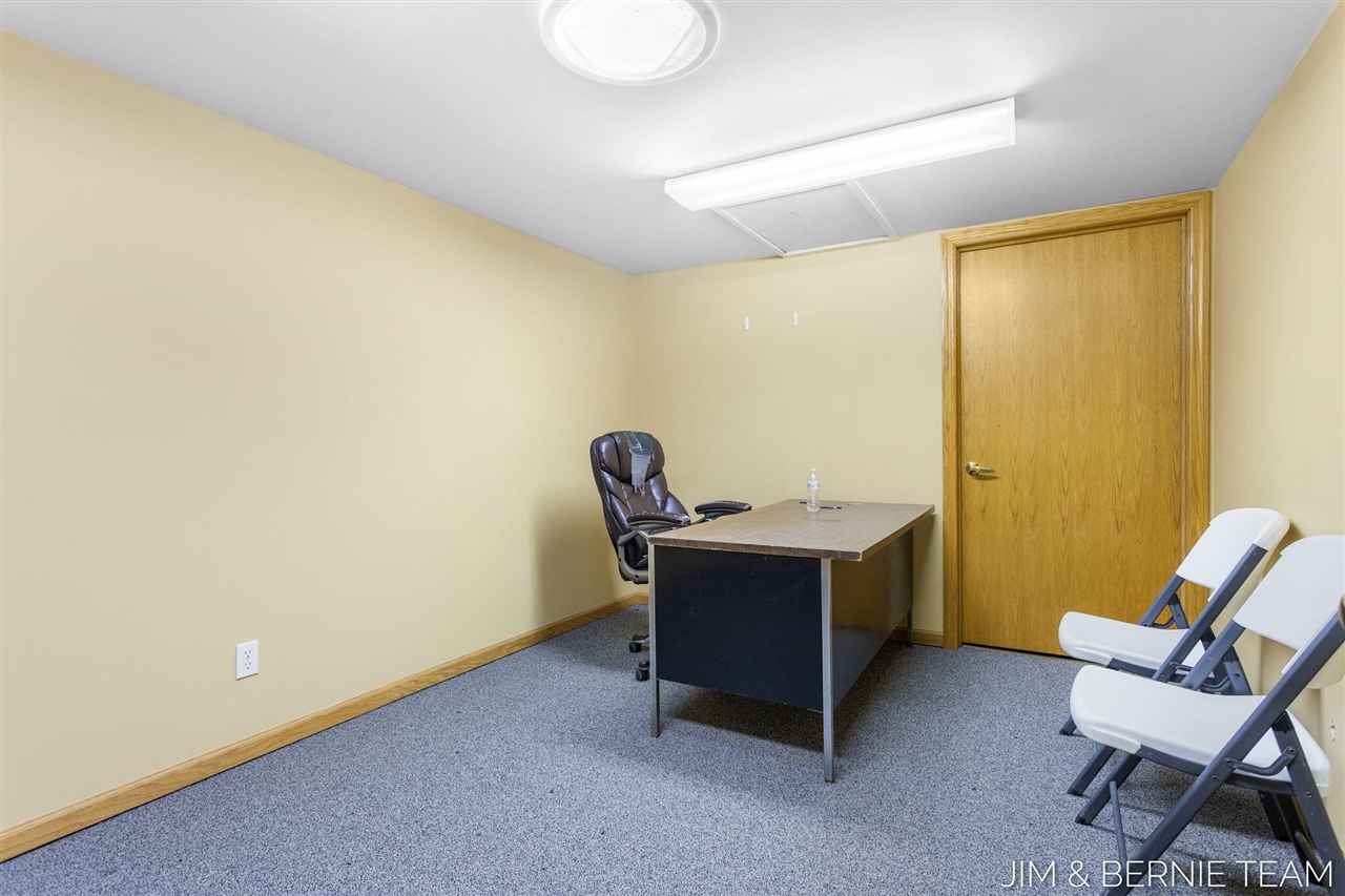 11322 E Lakewood Boulevard, Holland, MI, 49424