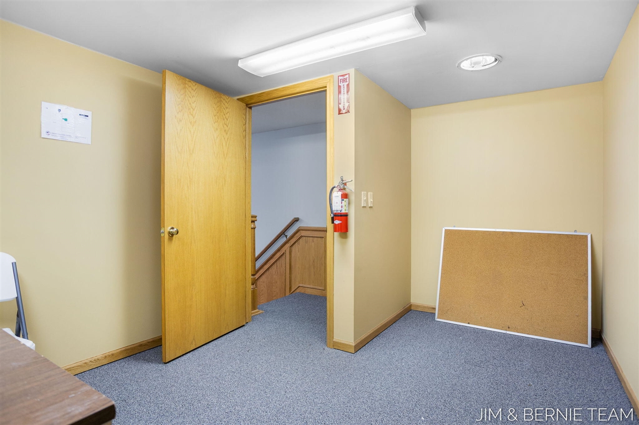 11322 E Lakewood Boulevard, Holland, MI, 49424