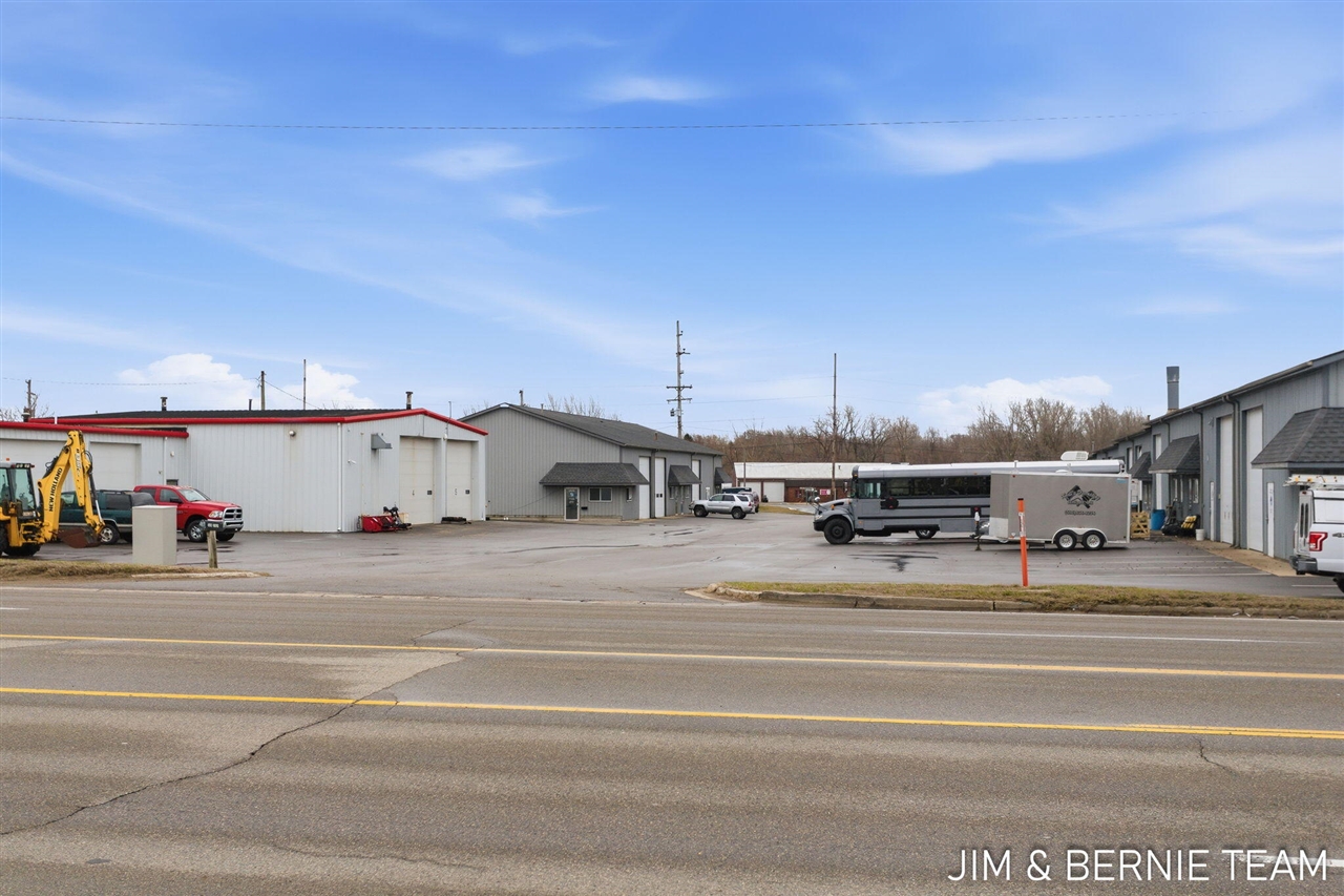 11322 E Lakewood Boulevard, Holland, MI, 49424