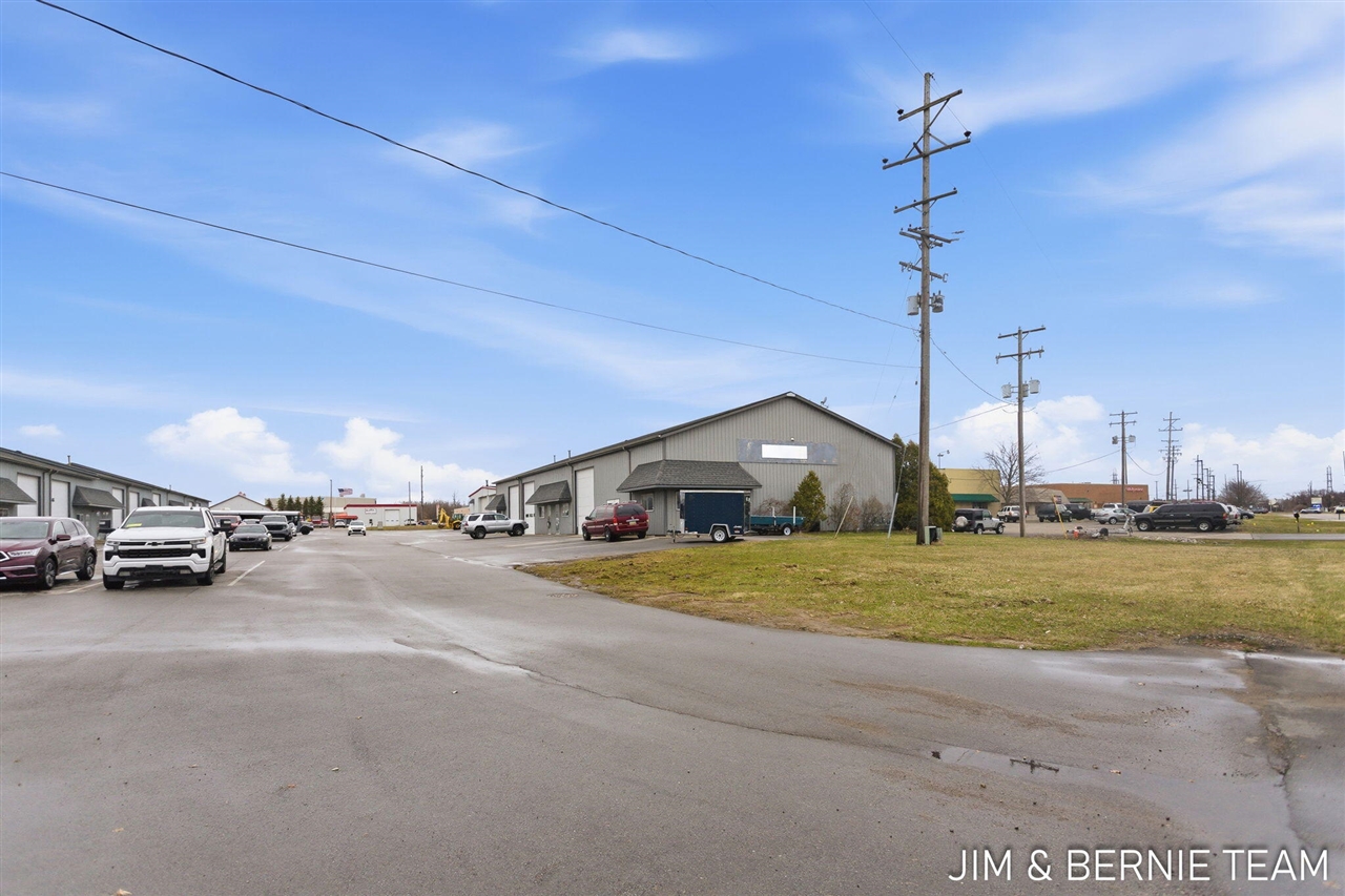 11322 E Lakewood Boulevard, Holland, MI, 49424