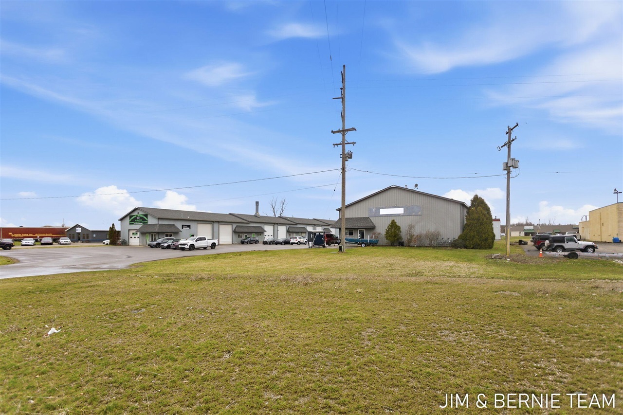 11322 E Lakewood Boulevard, Holland, MI, 49424