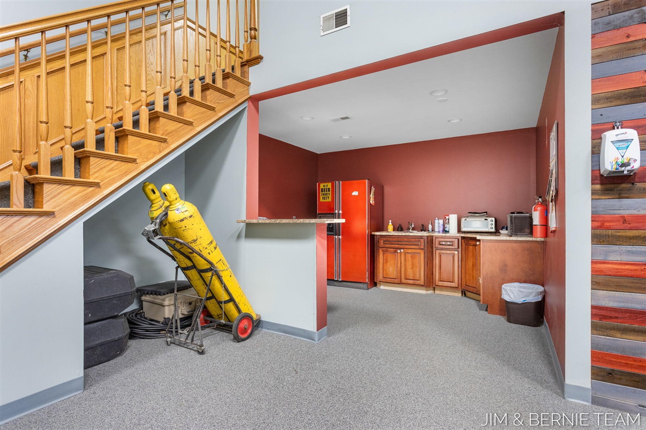 11322 E Lakewood Boulevard, Holland, MI, 49424