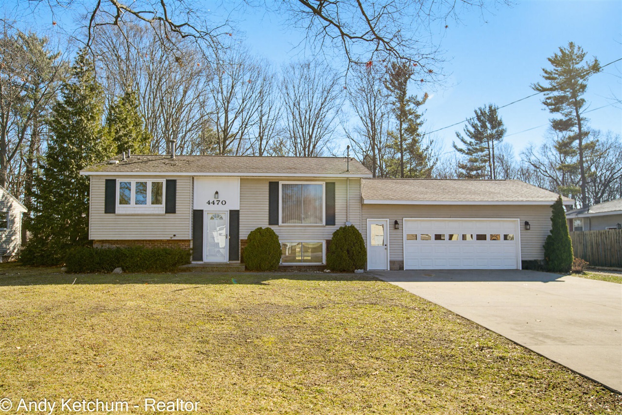 4470 Poulin Street, Norton Shores, MI, 49441