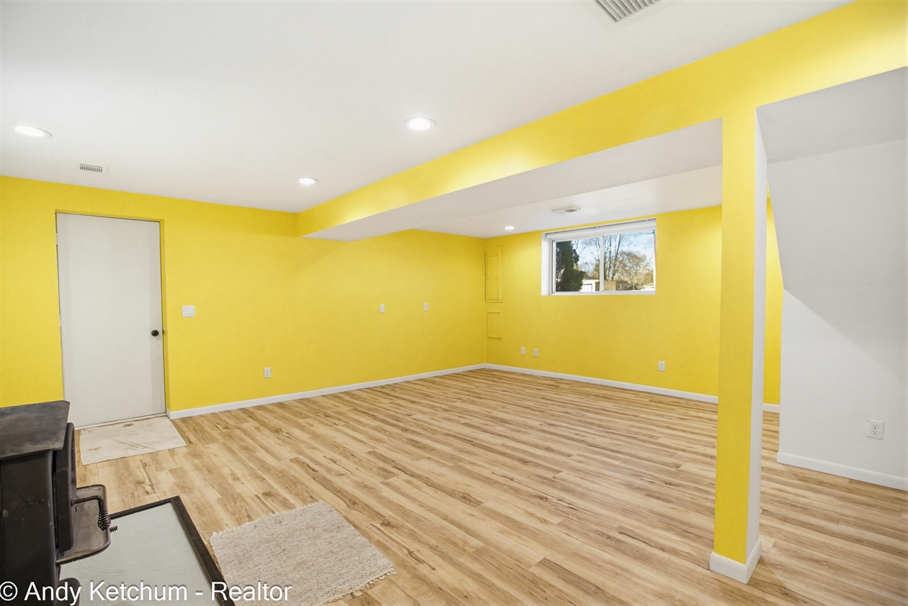 4470 Poulin Street, Norton Shores, MI, 49441