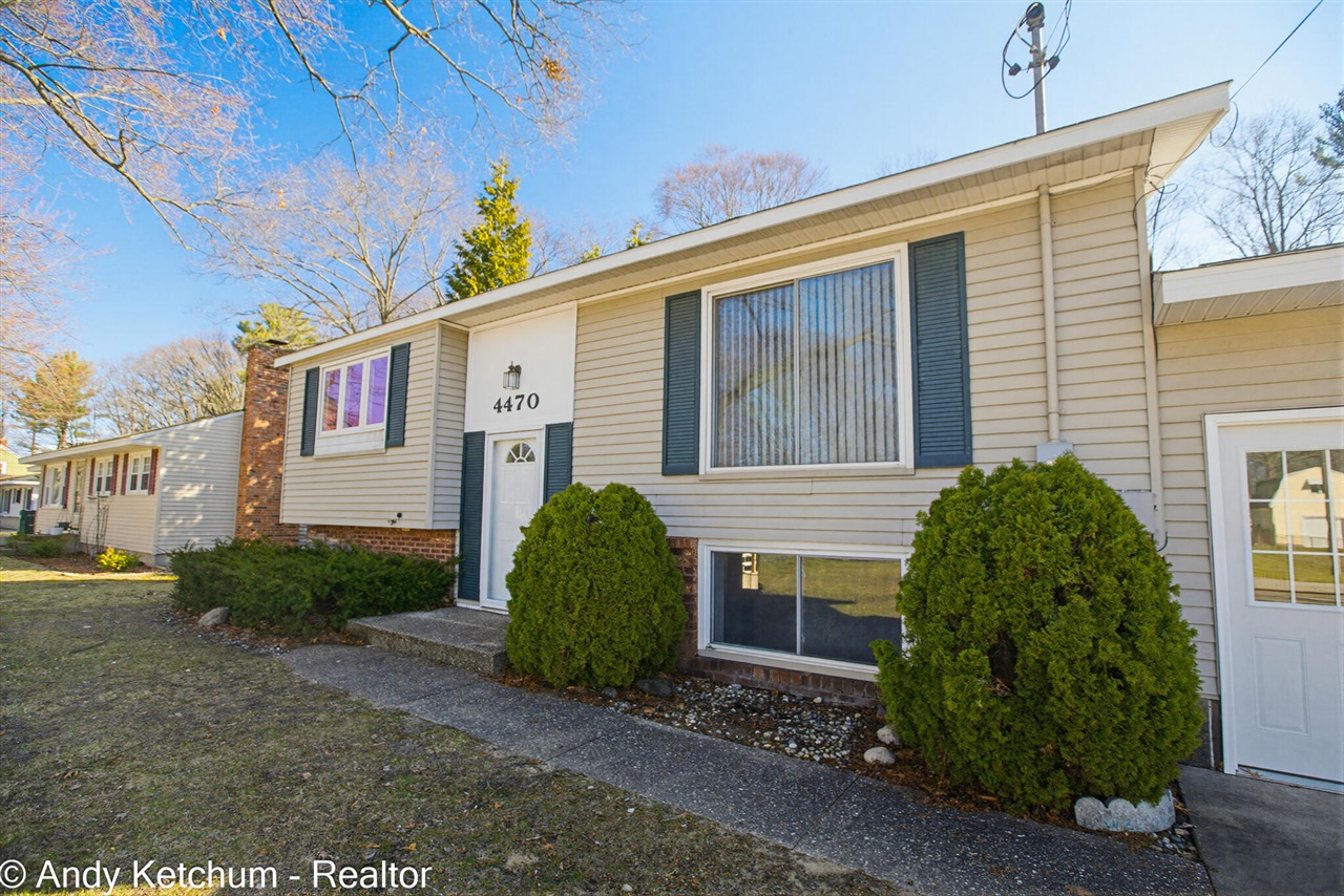 4470 Poulin Street, Norton Shores, MI, 49441