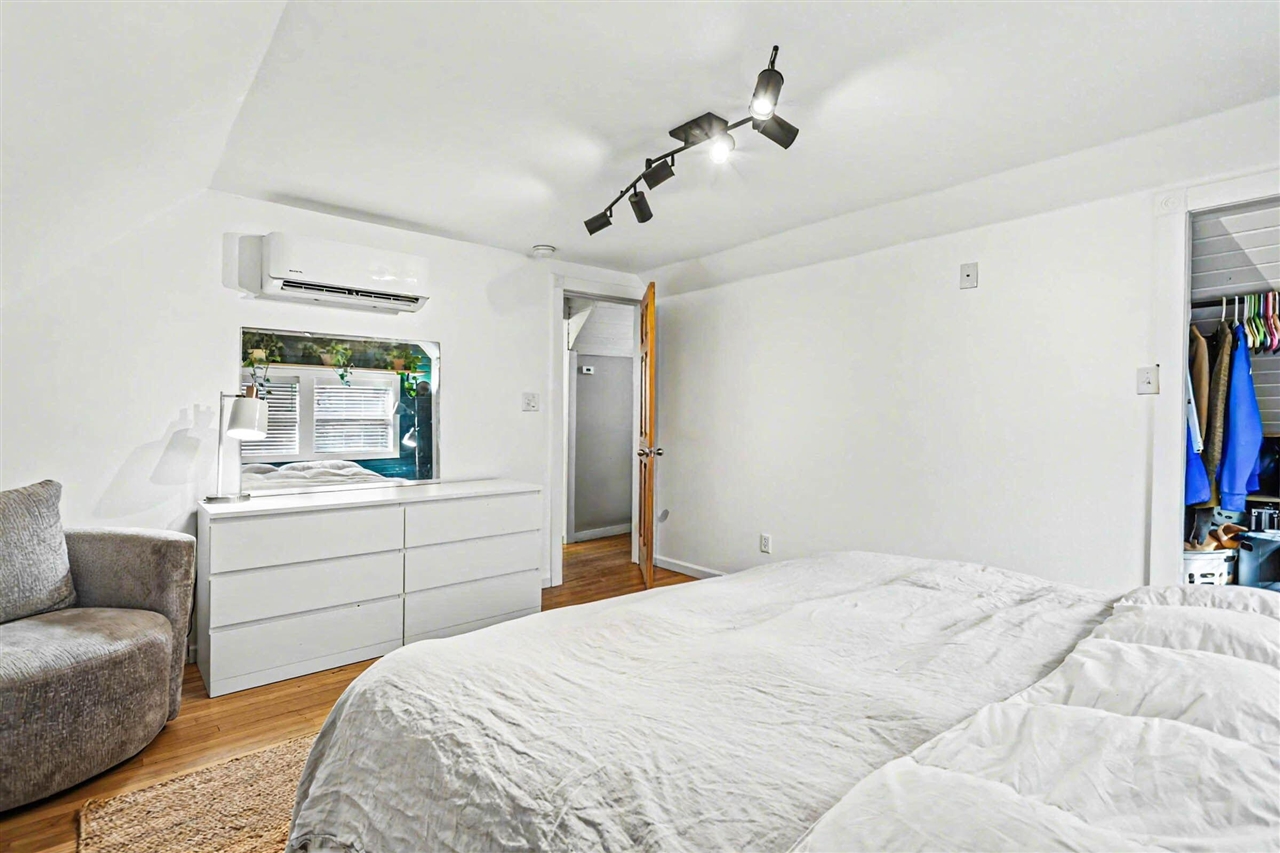 1301 Harrison Avenue, Saint Joseph, MI, 49085-1723