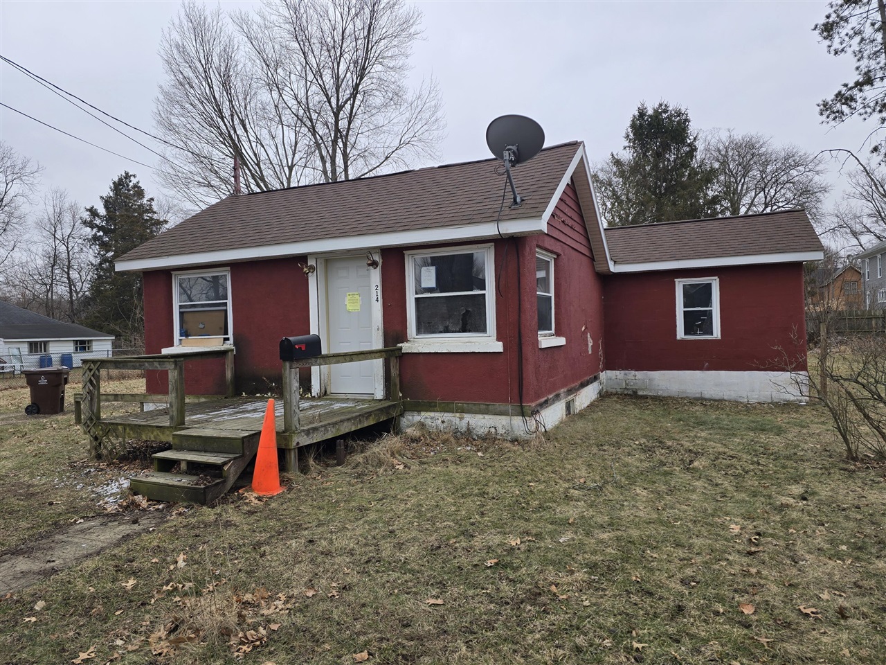 214 E Walnut Street photo 1
