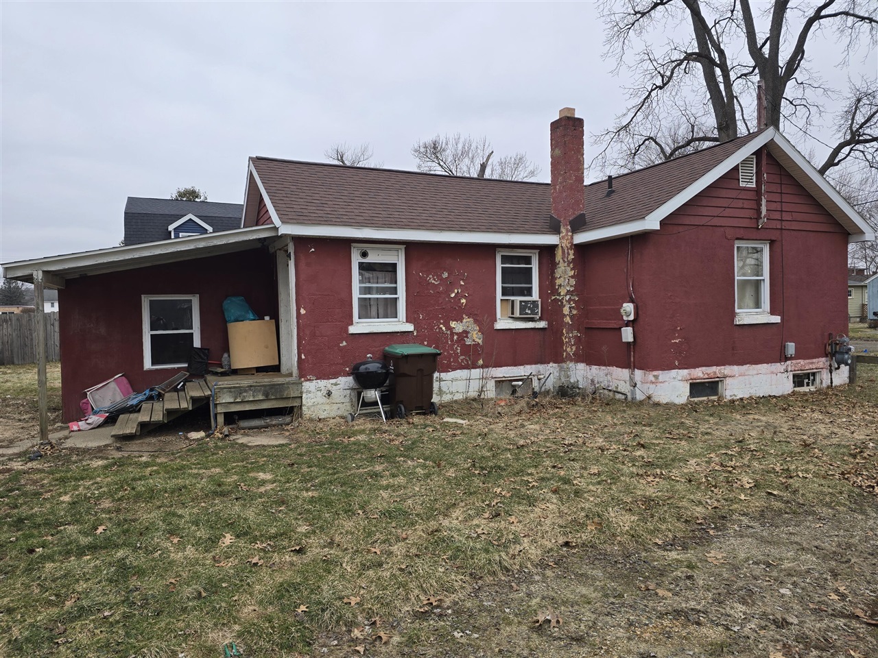 214 E Walnut Street photo 2