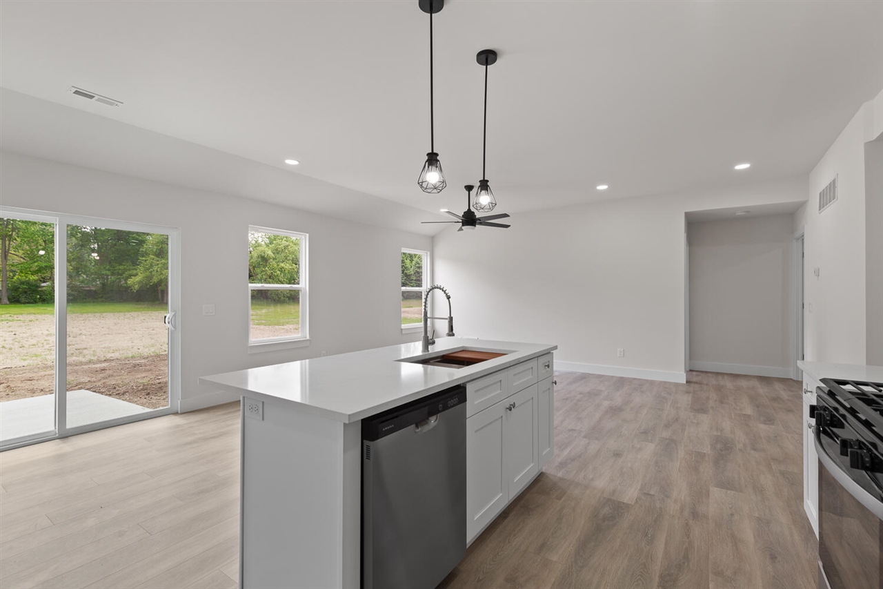 2010 Green Acres Drive, Adrian, MI, 49221