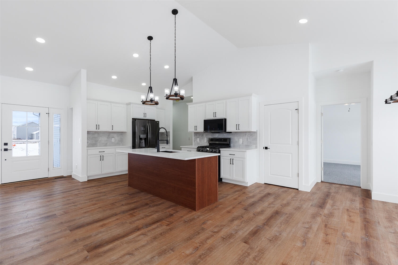 4th image of 4909 Schmitz Ct, Adrian, MI 49221 | MLS# 70519491