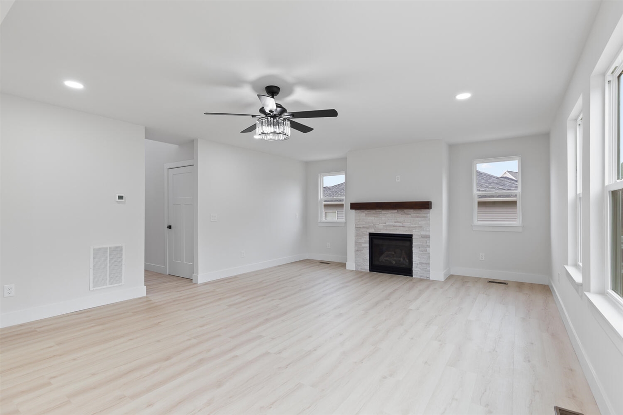 2016 Green Acres Drive, Adrian, MI, 49221