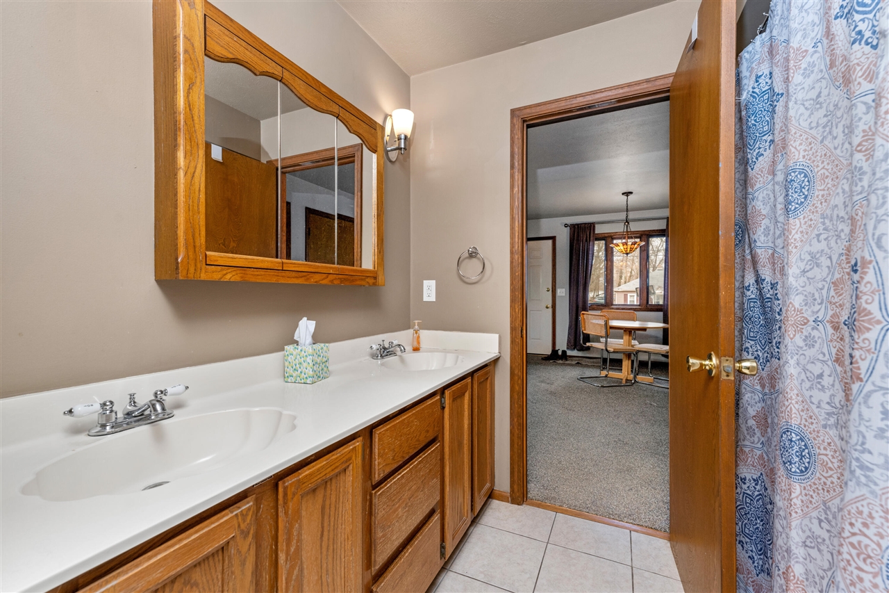 5414 Keyes Drive, Kalamazoo, MI, 49004-1529