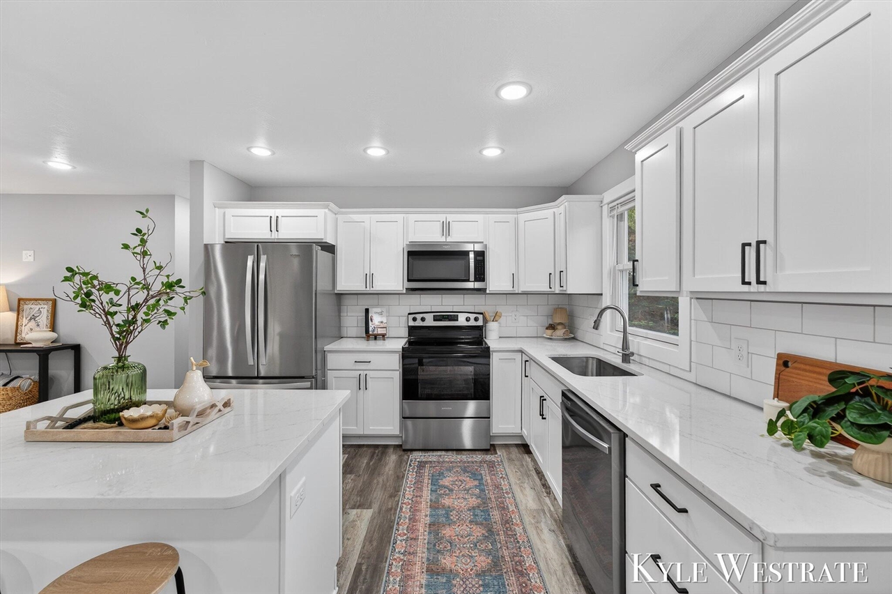 579 S Walker Road, Muskegon, MI, 49442-7104