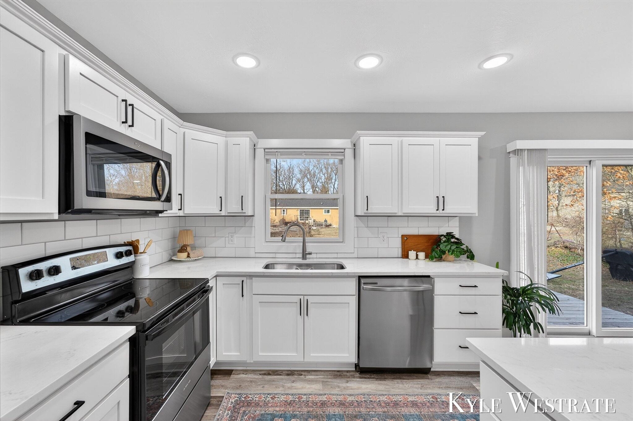 579 S Walker Road, Muskegon, MI, 49442-7104