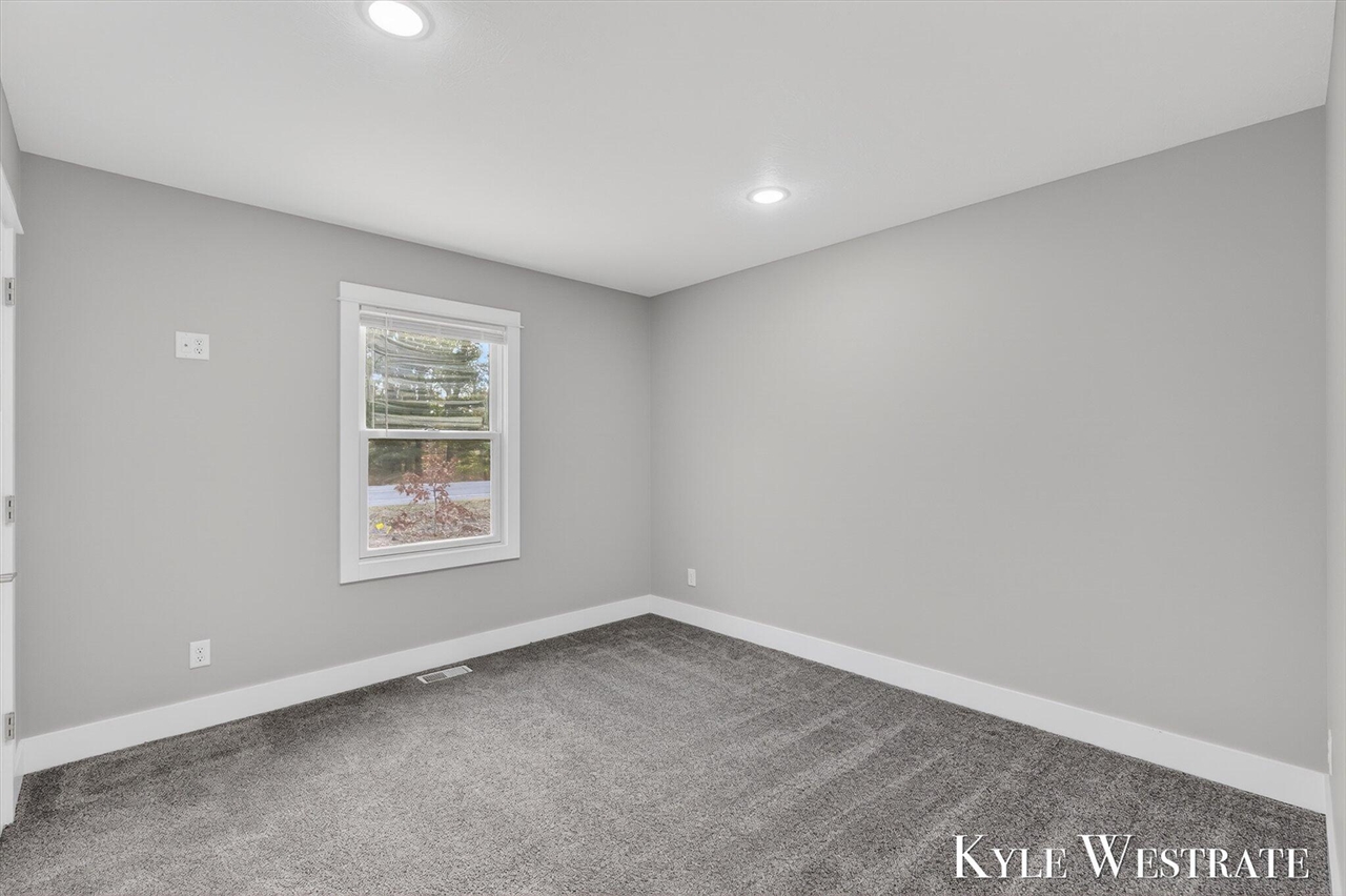 579 S Walker Road, Muskegon, MI, 49442-7104