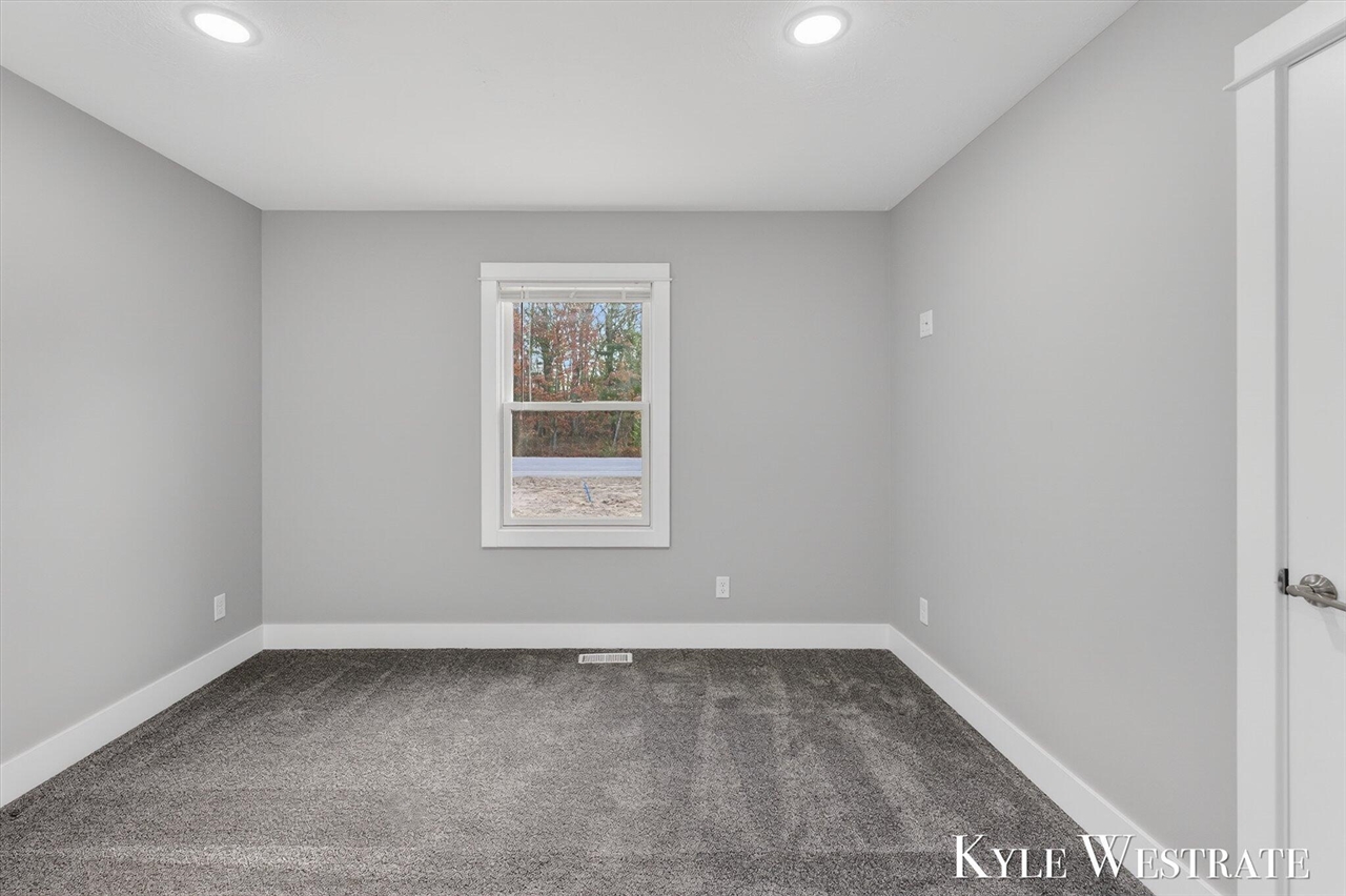 579 S Walker Road, Muskegon, MI, 49442-7104