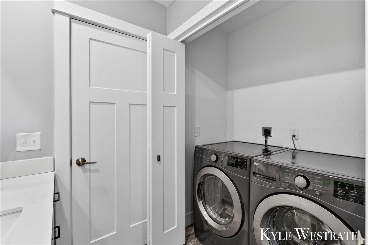 579 S Walker Road, Muskegon, MI, 49442-7104