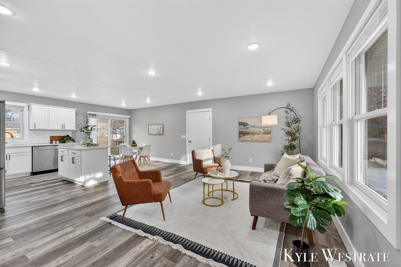 579 S Walker Road, Muskegon, MI, 49442-7104