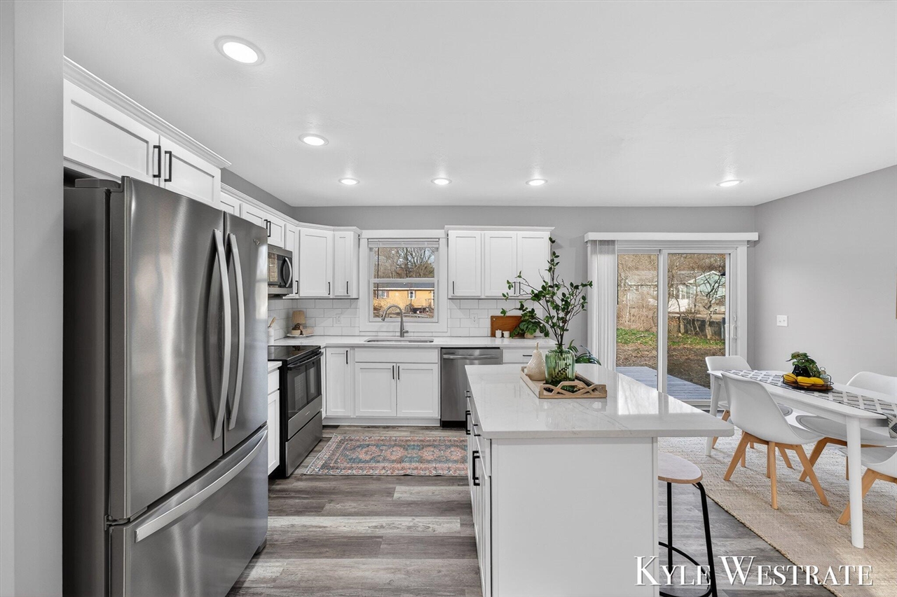 579 S Walker Road, Muskegon, MI, 49442-7104