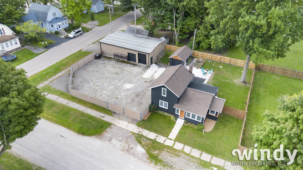 106 Lagrange Street photo 1