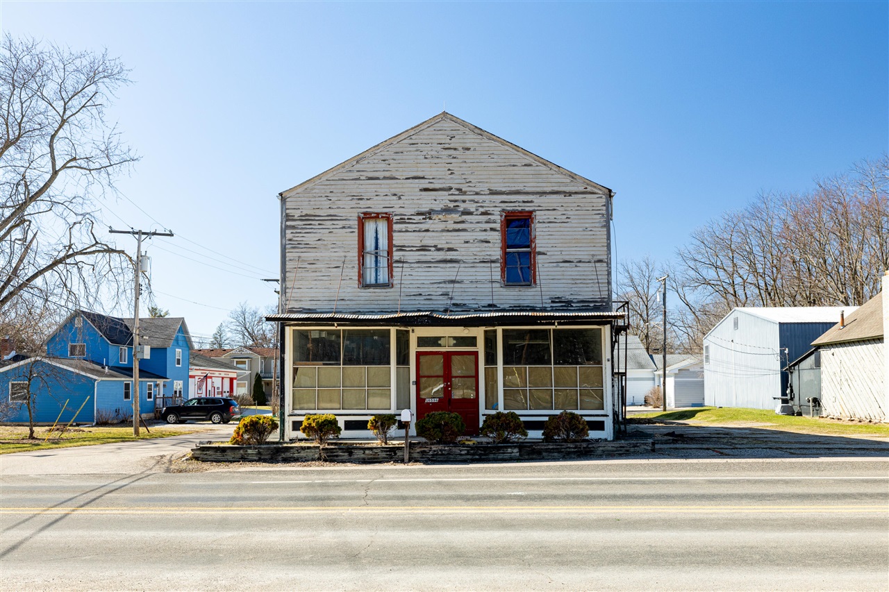 10596 Hamburg Road, Whitmore Lake, MI, 48189