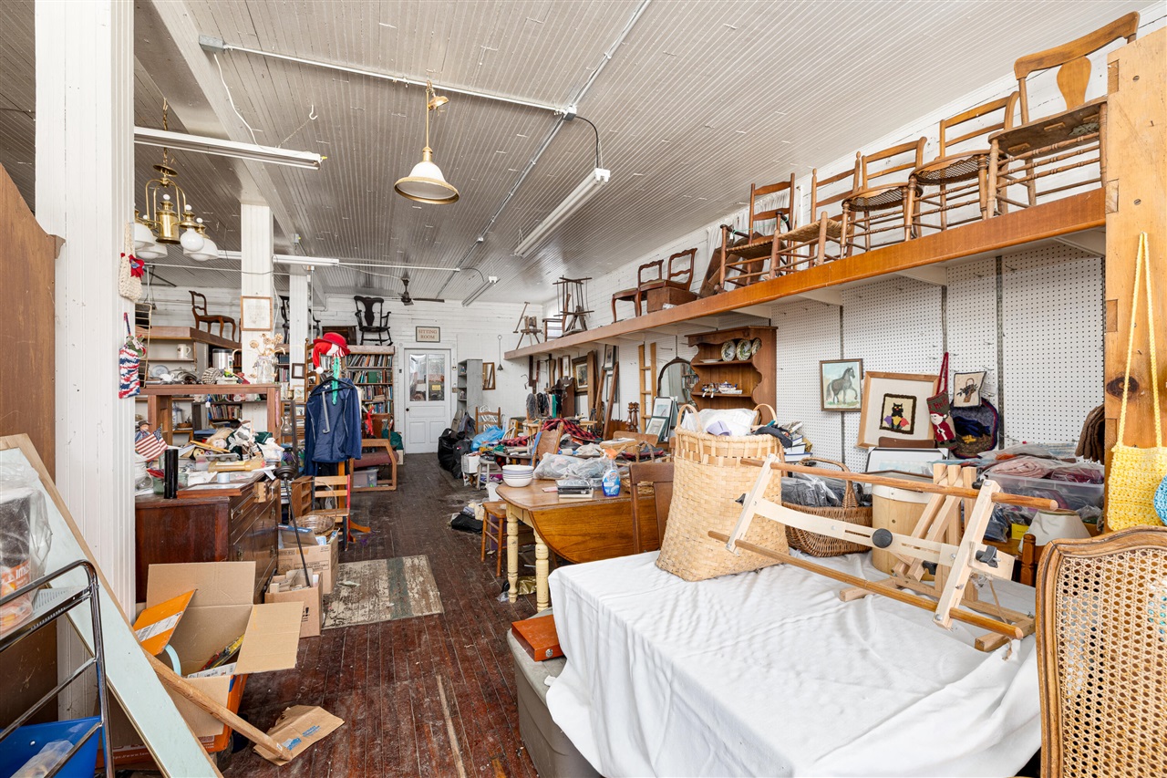 10596 Hamburg Road, Whitmore Lake, MI, 48189