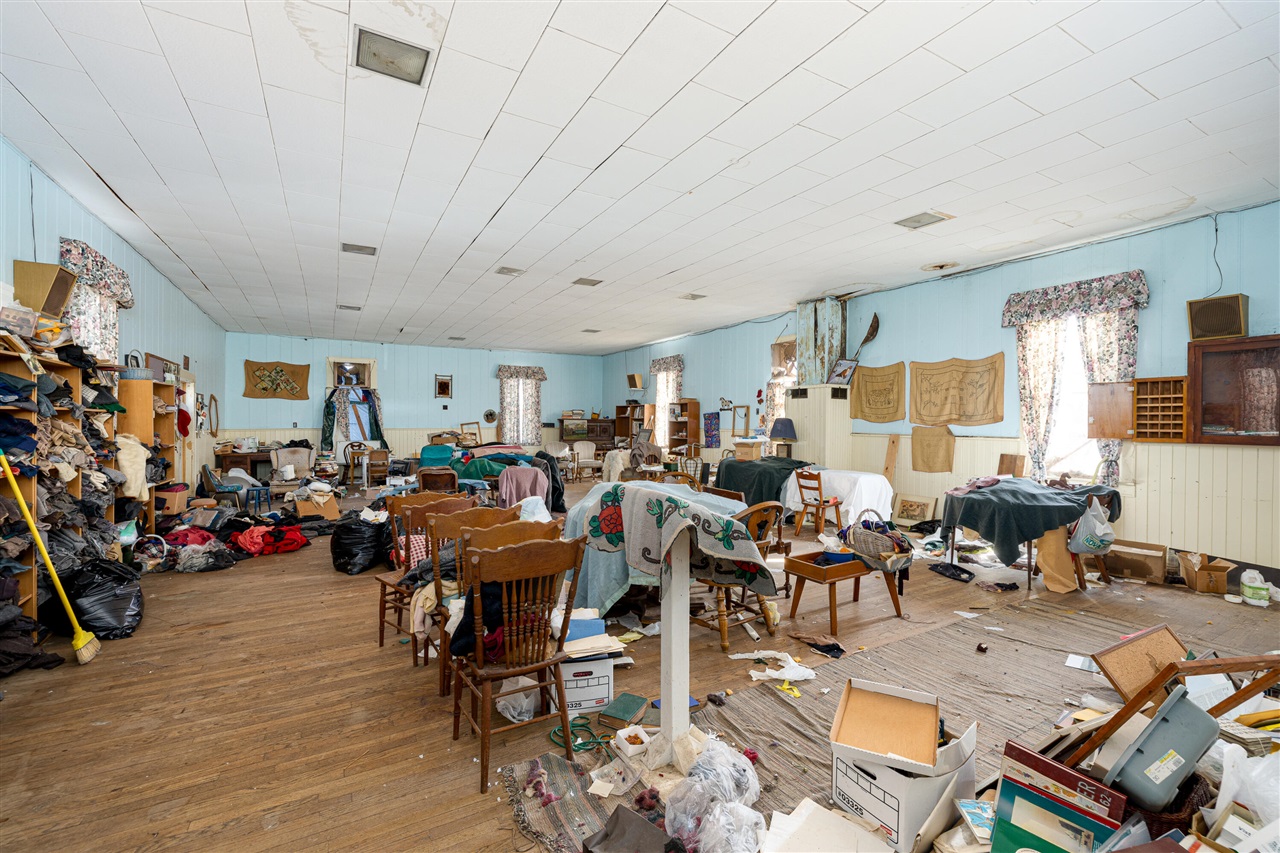 10596 Hamburg Road, Whitmore Lake, MI, 48189