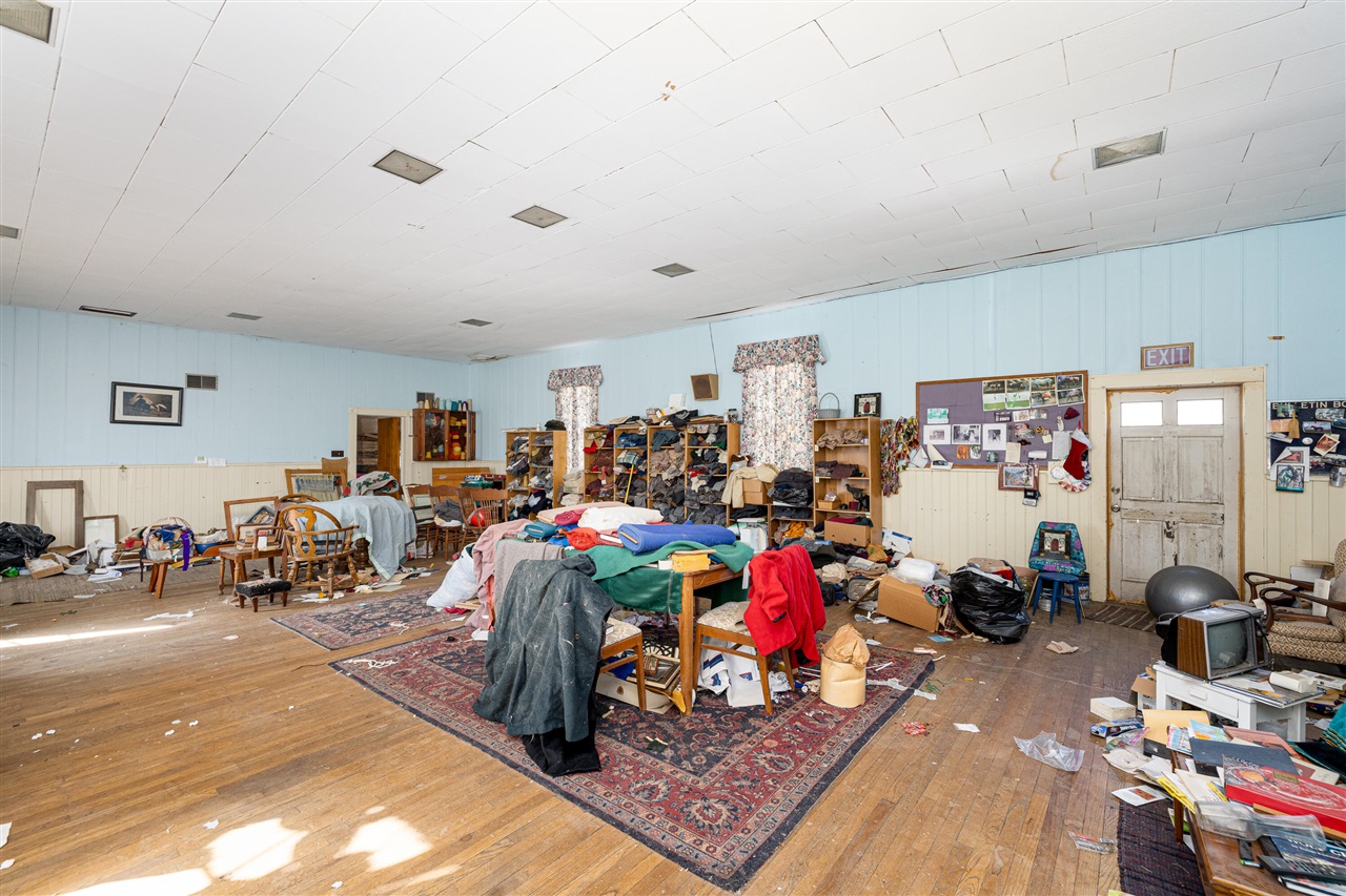 10596 Hamburg Road, Whitmore Lake, MI, 48189