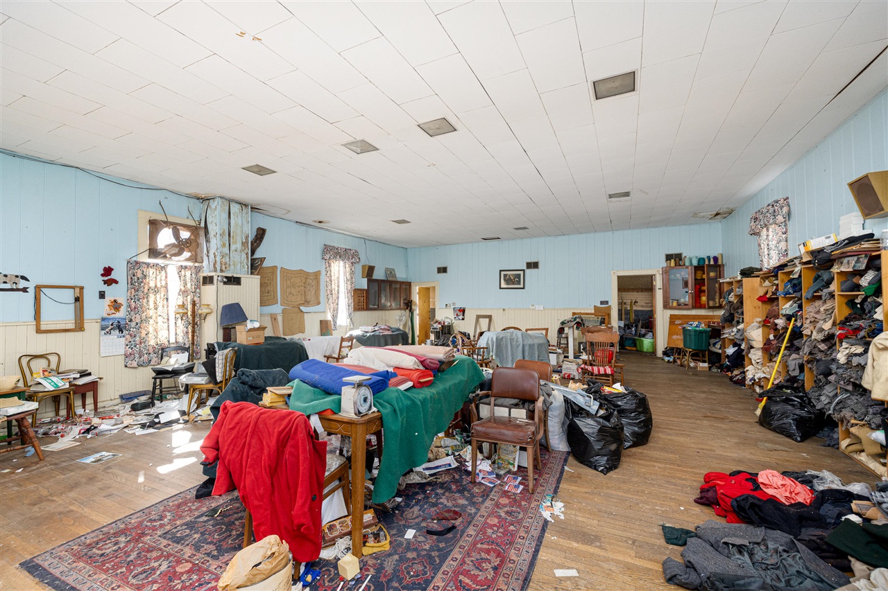 10596 Hamburg Road, Whitmore Lake, MI, 48189