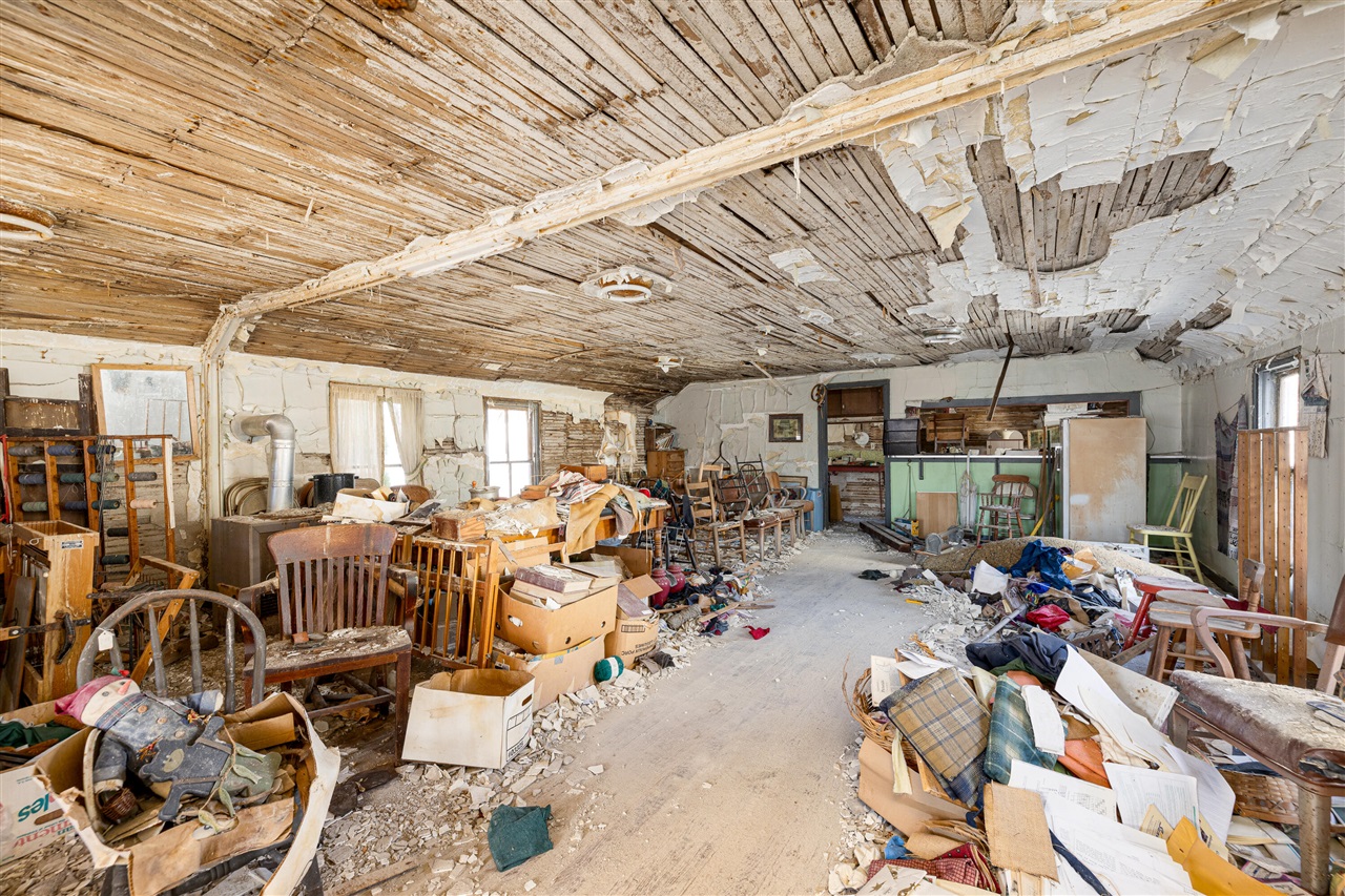 10596 Hamburg Road, Whitmore Lake, MI, 48189