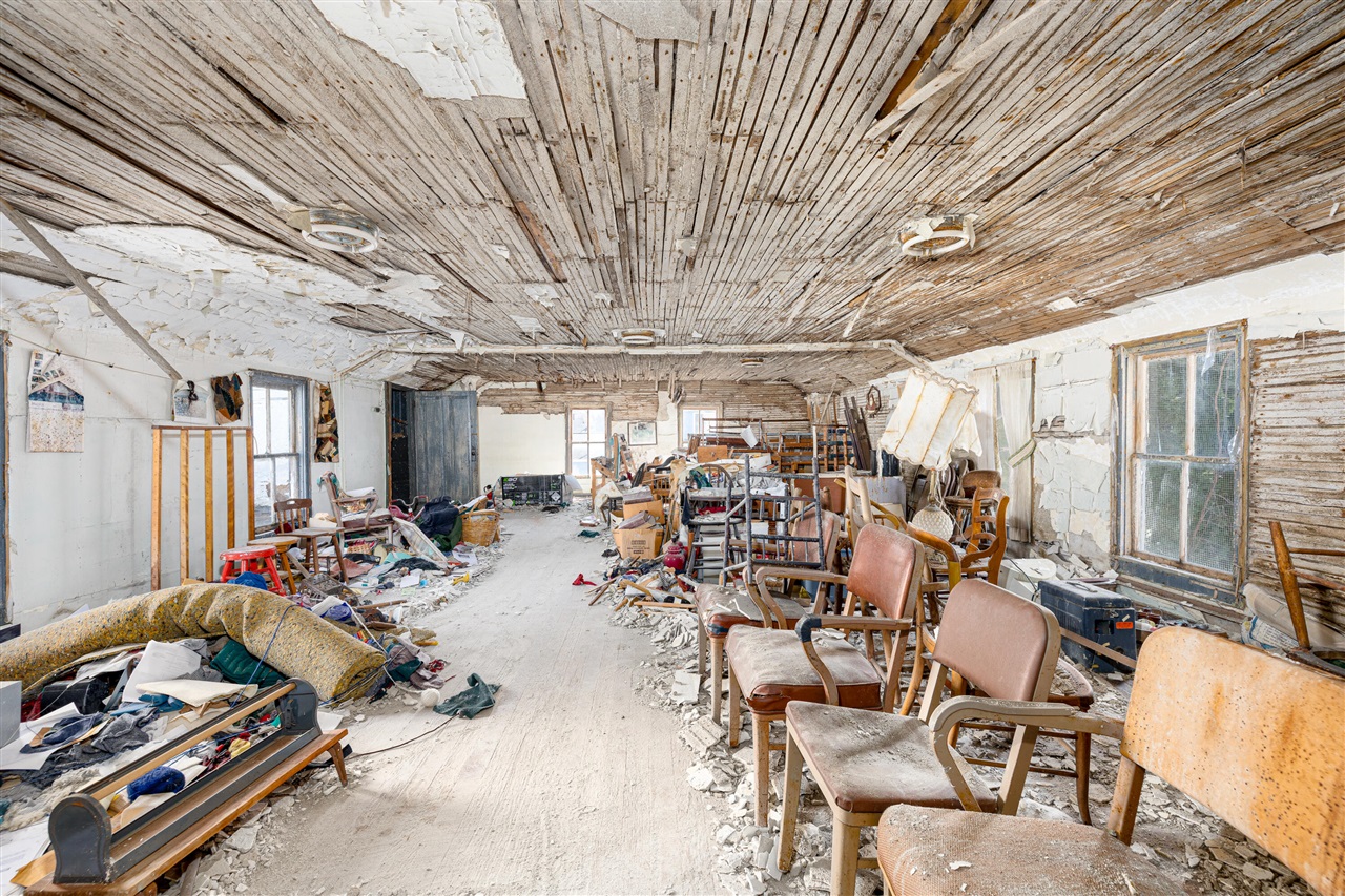 10596 Hamburg Road, Whitmore Lake, MI, 48189