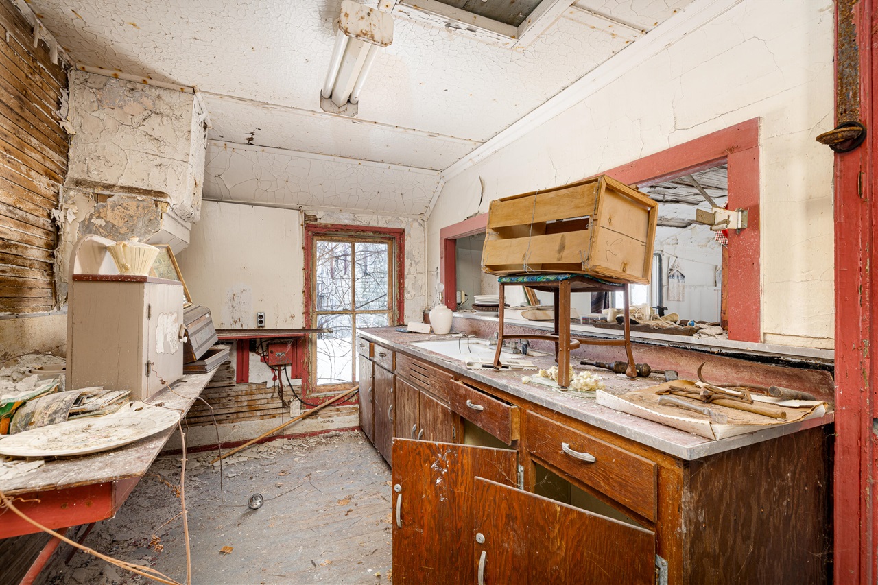 10596 Hamburg Road, Whitmore Lake, MI, 48189