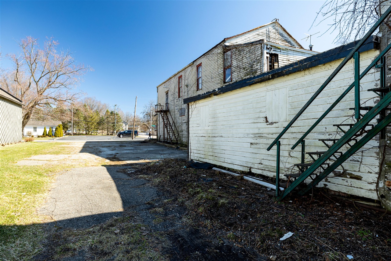 10596 Hamburg Road, Whitmore Lake, MI, 48189